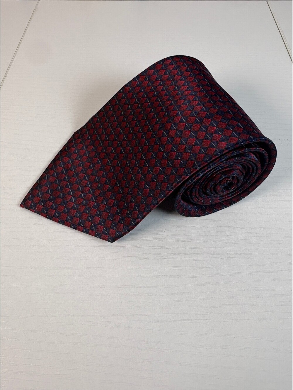 Valerio Garati Mens Pure Silk Necktie Burgundy Navy Blue Geometric Diamond 57"